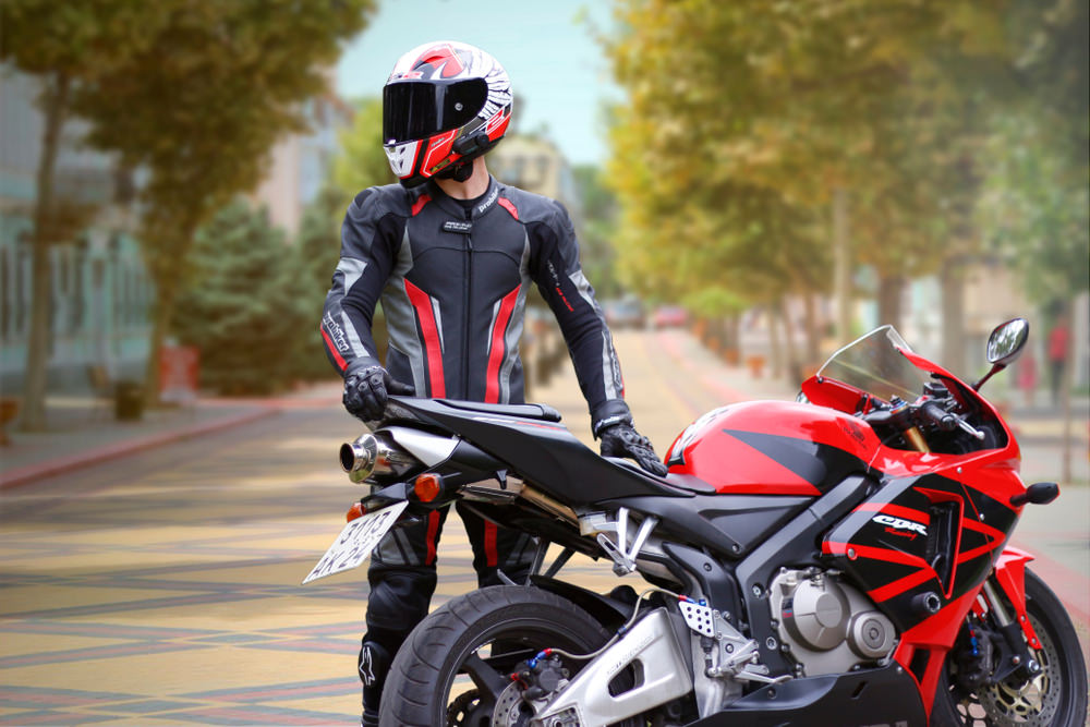 tuta-moto-in-pelle